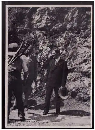 Adolf Hitler. 