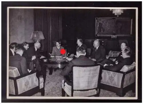 Adolf Hitler. 