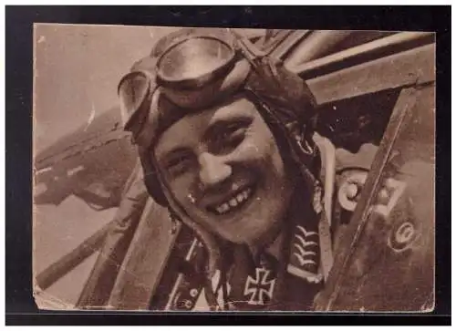 [Propagandapostkarte] DT- Reich (008899) Propagandakarte Ritterkreuzträger Oberfeldwebel Renz startet zu Feindflug, ungebraucht, 2. Wahl. 