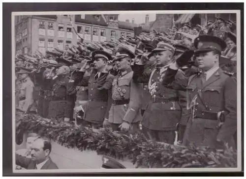 Adolf Hitler. 