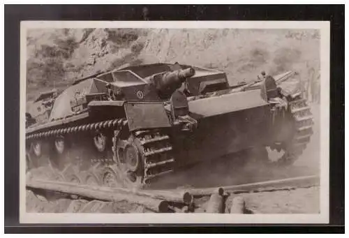 [Propagandapostkarte] Dt- Reich (009436) Propagandakarte Sturmgeschütz überwindet schweres Gelände, ungebraucht. 