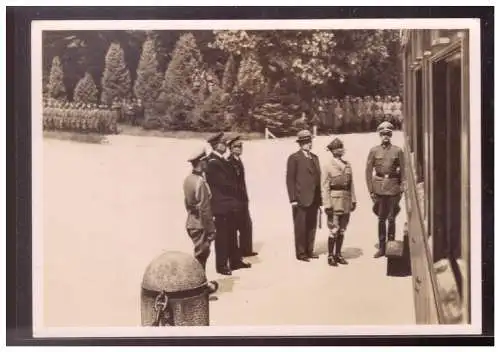 [Propagandapostkarte] Dt- Reich (009890) Propaganda Hoffmannkarte Compiegne 1940, die französische Delegation besteigt den historischen Wagen. 