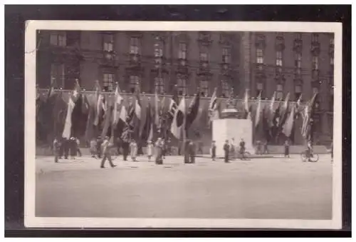 [Propagandapostkarte] Dt- Reich (020678) Propaganda AK Olymiade Berlin 1936, Olympiafeuer vor dem Schloss, blanco gestempelt am 12.8.1936. 