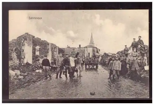 [Propagandapostkarte] Dt.- Reich (020925) WK I, AK Dannevoux, gelaufen mit Feldpost Königlich Preussische 9. Landw. DIV am 18.6.1915. 