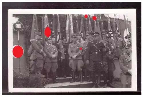 [Ansichtskarte] Dt- Reich (021044) Propagandafotokarte SS- Hauptsturmführer, SA- Politische Leiter, ungebraucht wo/ warum nicht bekannt. 