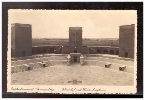 [Propagandapostkarte] Dt- Reich (021563) Propagandakarte Reichsehrenmal Tannenberg, Ehrenhof mit Hindenburgturm, ungebraucht. 