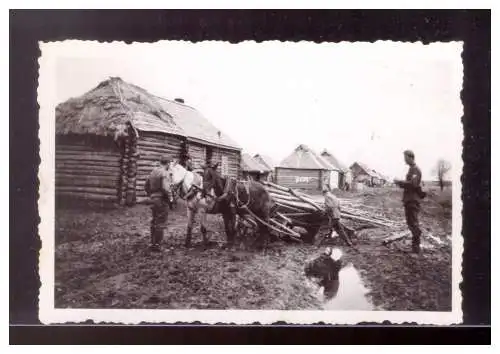Dt- Reich (021989) Foto Russland Schlammperiode Mai 1942, 9,1 x 6,1 cm groß