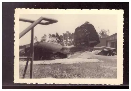 Dt- Reich (021991) Foto, Zerstörtes Deutsches Flugzeug, ca. 10,1 x 7,1 cm groß