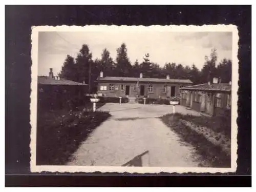 Dt- Reich (021993) Foto, Baraken , ca. 8,2 x 5,9 cm groß