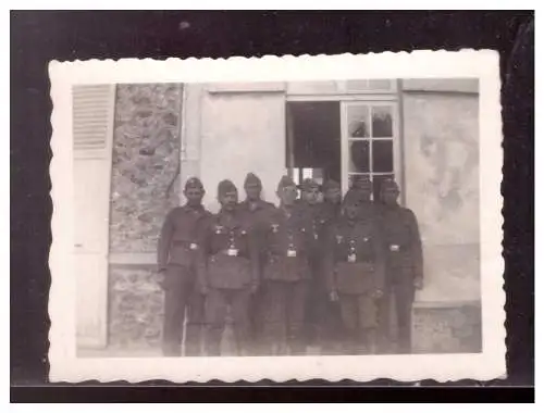 Dt- Reich (021995) Foto, Soldalengruppe, ca. 9,1 x 6,4 cm groß