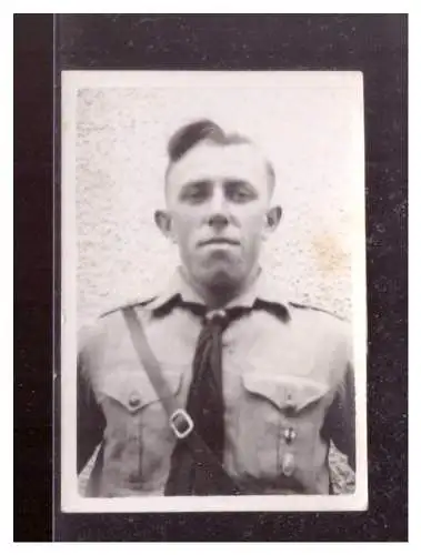 Dt-Reich (022717) Propagandafoto Hitlerjugend- Poträtfoto- Junge, wer ist nicht bekannt Gr 4,4 x 6,4 cm