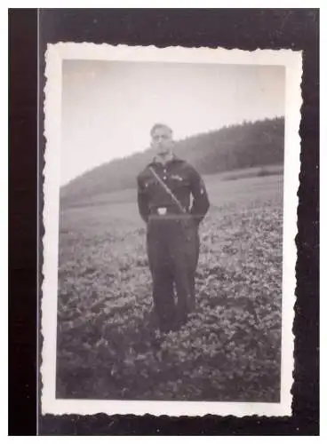 Dt-Reich (022719) Propagandafoto Hitlerjugend- Poträtfoto- 1 Hitlerjugen, wer ist nicht bekannt Gr 6,1 x 8,9 cm				