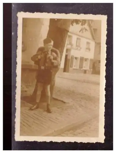 Dt-Reich (022720) Propagandafoto Hitlerjugend- Poträtfoto- 1 Hitlerjugen Pimpf, wer ist nicht bekannt Gr 5,8 x 8,6 cm				