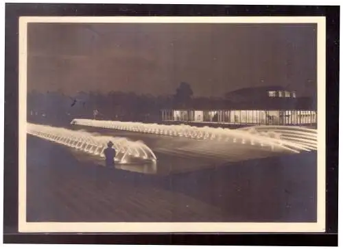 [Echtfotokarte schwarz/weiß] Dt- Reich (022761) Postkarte Reichsgartenschau Stuttgart 1939, Nachtstimmung bei den Wasserspielen, gel. mit SST Stuttg. 
