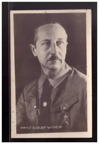 [Echtfotokarte schwarz/weiß] Dt.- Reich (022951) Propagandakarte Prinz August Wilhelm in Uniform mit NSDAP Abzeichen, ungebraucht. 
