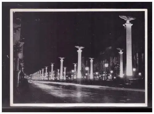 [Propagandapostkarte] Dt- Reich (023481) Propaganda AK Berlin bei Nacht, unter den Linden im Festschmuck, gelaufen Berlin 28.9.1942. 