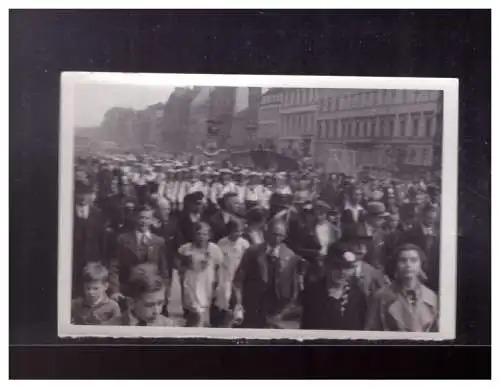 Dt- Reich (024021) Propaganda Marine bei Parade in Berlin, 8,7 x 6,1 cm groß