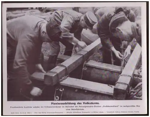 Bilderdienst Weber. 