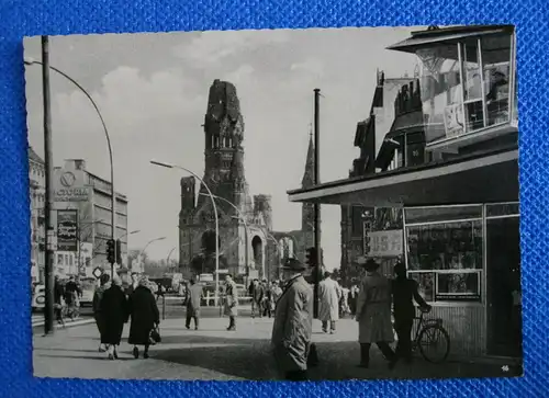 [Echtfotokarte schwarz/weiß] Berlin , Kurfürstendamm und Gedächtniskirche. 