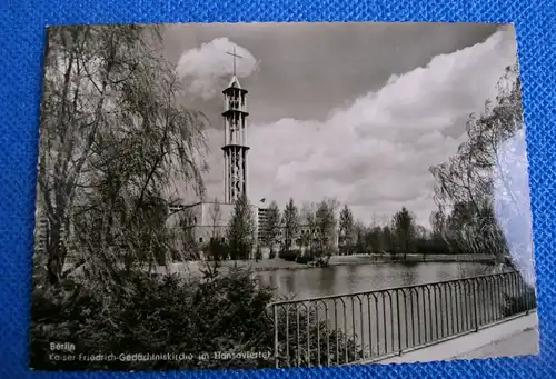 [Echtfotokarte schwarz/weiß] Berlin  Kaiser-Friedrich-Gedächtniskirche im Hansaviertel. 