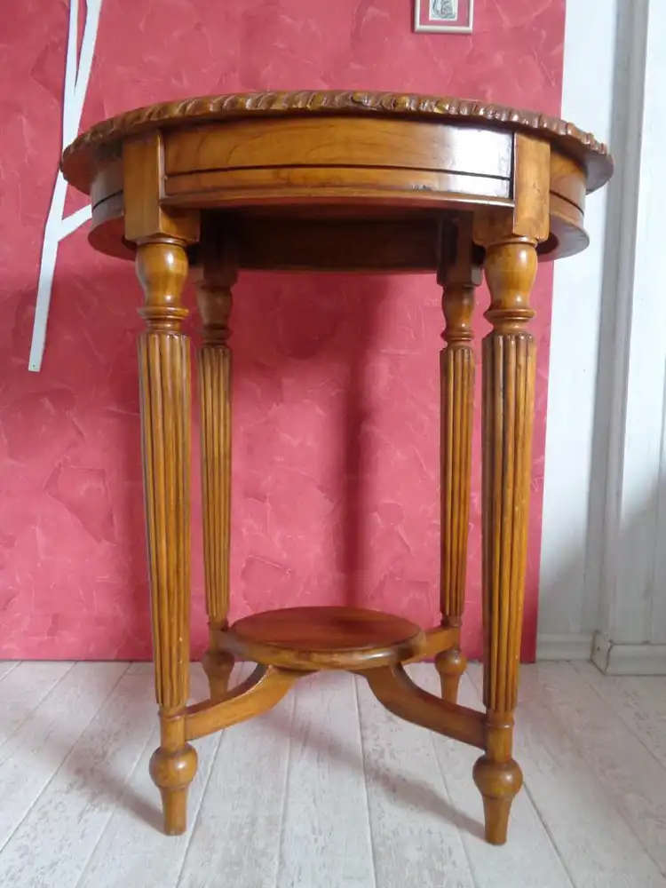 Alter ovaler BEISTELLTISCH mit ZWISCHENABLAGE, stabil, Nussbaum?, gebraucht, TOP 1