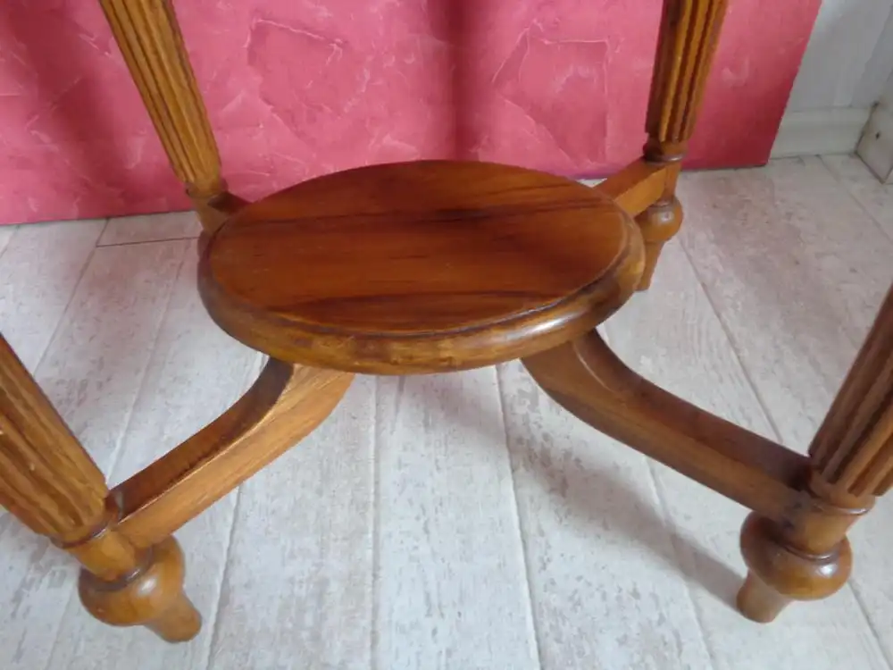 Alter ovaler BEISTELLTISCH mit ZWISCHENABLAGE, stabil, Nussbaum?, gebraucht, TOP 2