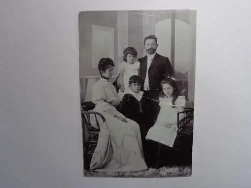 Altes originales Familienfoto auf Pappe um 1900, 95x140 mm