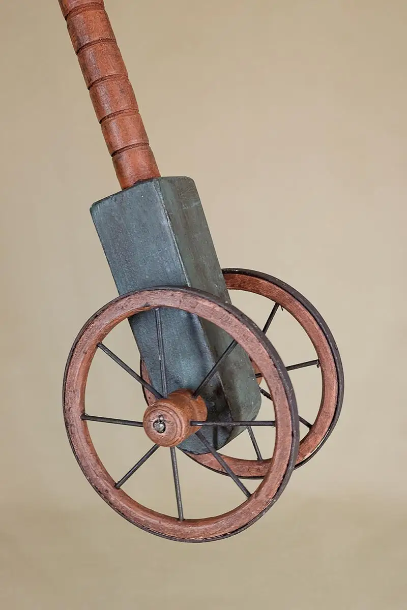 Antikes geschnitzt & lackiertes Steckenpferd aus Holz, um 1890 8