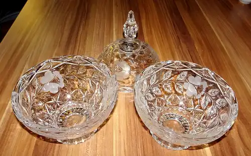 2 Kristallschalen 1 Deckel Kristallglas Schale Bonboniere aus Nachlass