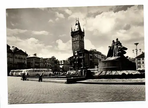 Ak Praha Tschechien Prag Altstädter Ring mit dem Hus-Denkmal und Rathaus