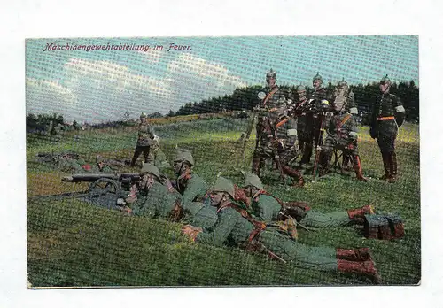 Ak Soldaten auf dem Feld Maschinengewährabteilung im Feuer Brandenburg 1915