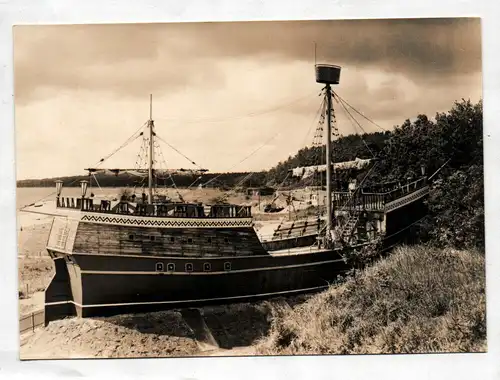 Ak Foto Ostseestadt Saßnitz Rügen Ortsteil Neu Mukran Piratenschiff 