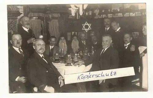 Foto Ak Brauerei Mitarbeiter Feierabendbier Gaststätte wohl Fürth Bayern 1910er