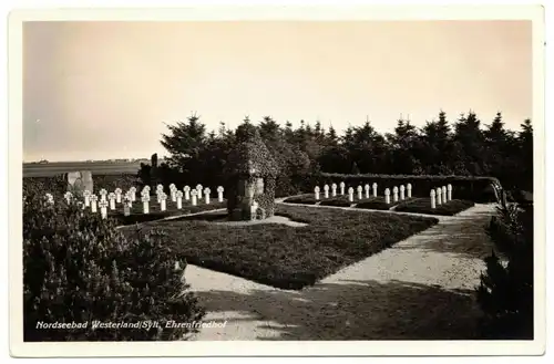 Ak Nordseebad Westerland Sylt Ehrenfriedhof um 1930er (A4141