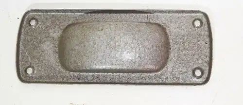 Alter Schubladengriff Griffschale DDR Industrie Design Loft Hammerschlag