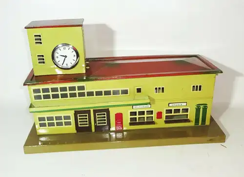 Märklin Bahnhof mit Karton