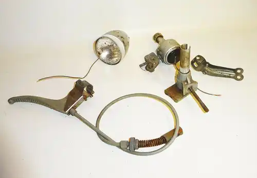 Konvolut DDR Fahrradteile Scheinwerfer Dynamo Ruhla Fer Bremse Lampenhalter (O9