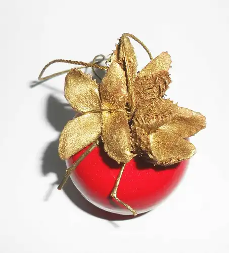 Alter Christbaumschmuck aus Sebnitz Apfel Buchecker Gebastelt Heimarbeit 1950er