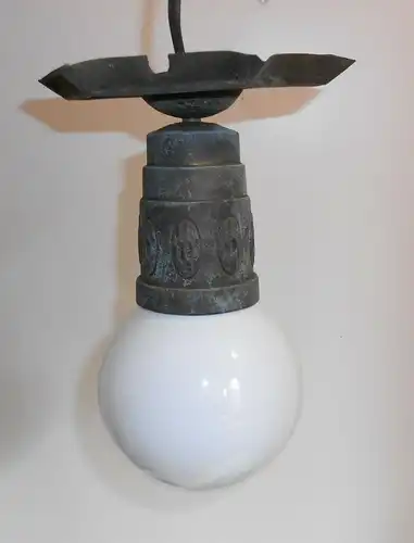 Kuriose Kugellampe ohne Lampenschirm mit Glühbirne Vintage Industrie Deko
