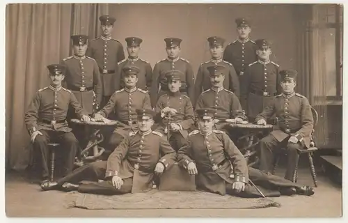 Foto Ak Soldaten Schulterstück Krone 1 Wk WW1 ! (A3332