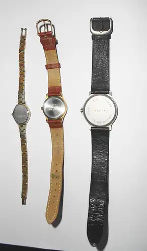 Kleines Lot 3 alter Armbanduhren Casio Boccia Adora !