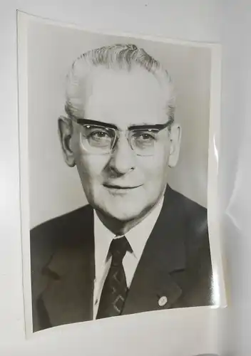 Großes Portrait Foto 46,5 x 62 cm Paul Verner DDR Poltiker Vintage Deko