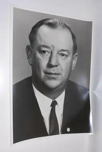 Großes Portrait Foto 44 x 62 cm Gerhard Grüneberg DDR Poltiker Vintage Deko