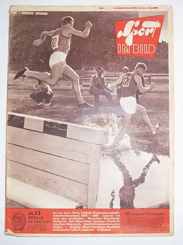 Sport im Bild Nr. 13  1957 WM Ausscheidungsspiel DDR - CSR Handball Sieg !