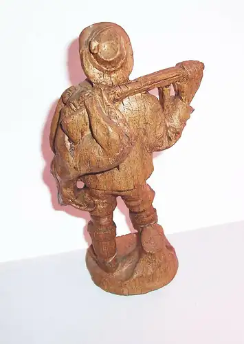 Geschnitzte Lindenholz Figur Jäger Waidmann Wilddieb Wilderer vor 1945 