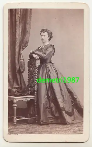 CdV Foto junge Dame im schönem Kleid um 1865 Schöer Saaz Böhmen  (F1983