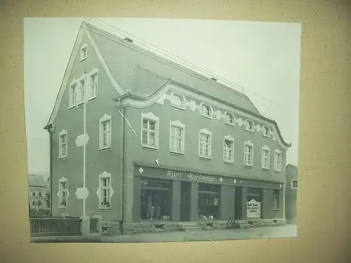 Großes Foto Modegeschäft Kurt Hartmann & Sauer Tabak Laden Neukirch um 1930 !