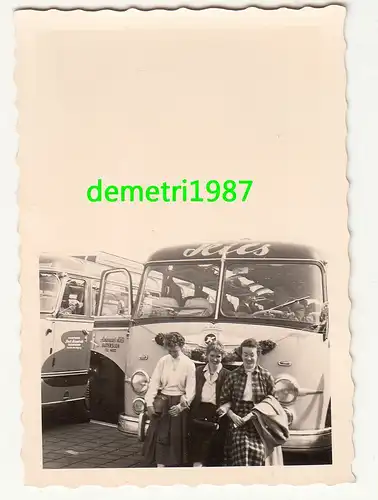 Foto junge Damen Reisebus Oldtimer Gütersloh zm 1940 / 50 ! (F1046