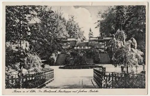 Ak Riesa a.d. Elbe Im Stadtpark Freitreppe mit Jahna Brücke 1940