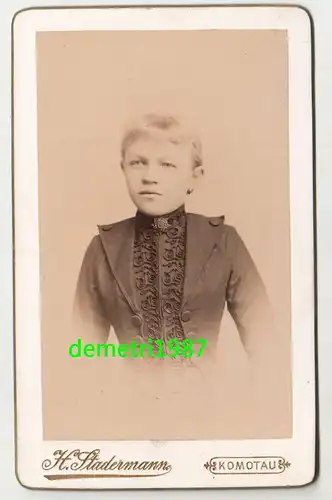 CdV Foto hübsches Mädchen in feiner Mode um 1890 Komotau Böhmen !